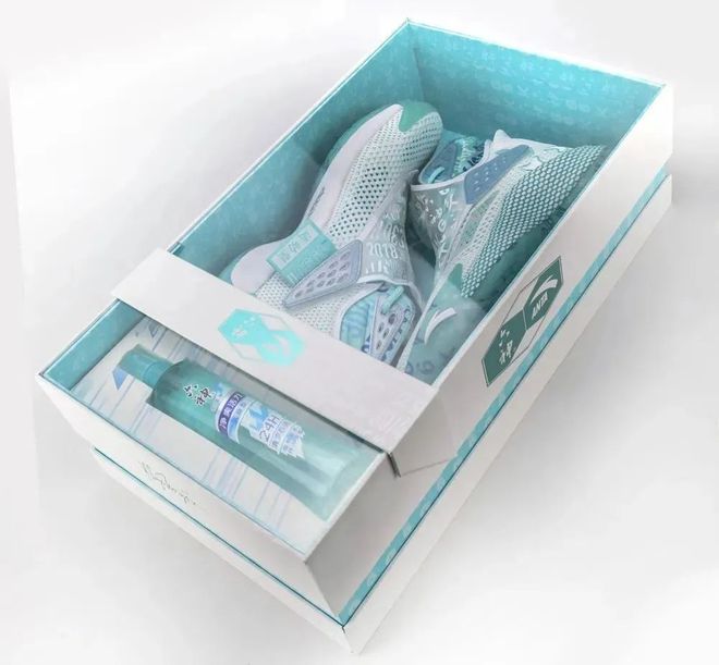 爷青回!六神换包装了?这设计真“考古”! 爷青回!六神换包装了?这设计真“考古”!