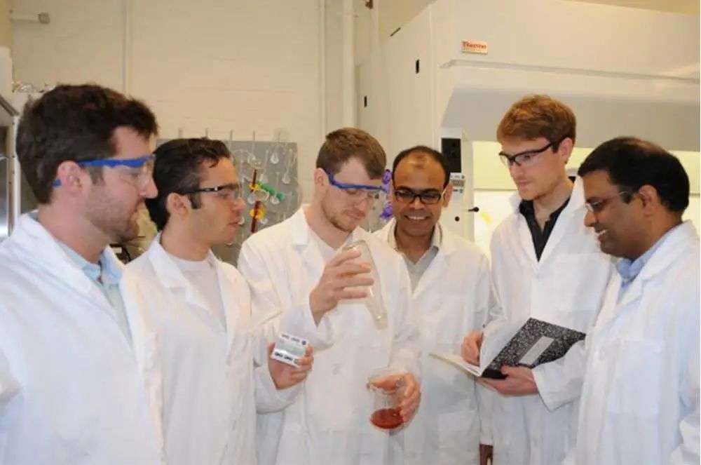 再也不用「挤牙膏」,高露洁换上的「润滑剂」包装,让牙膏从此一滴不剩 再也不用「挤牙膏」,高露洁换上的「润滑剂」包装,让牙膏从此一滴不剩