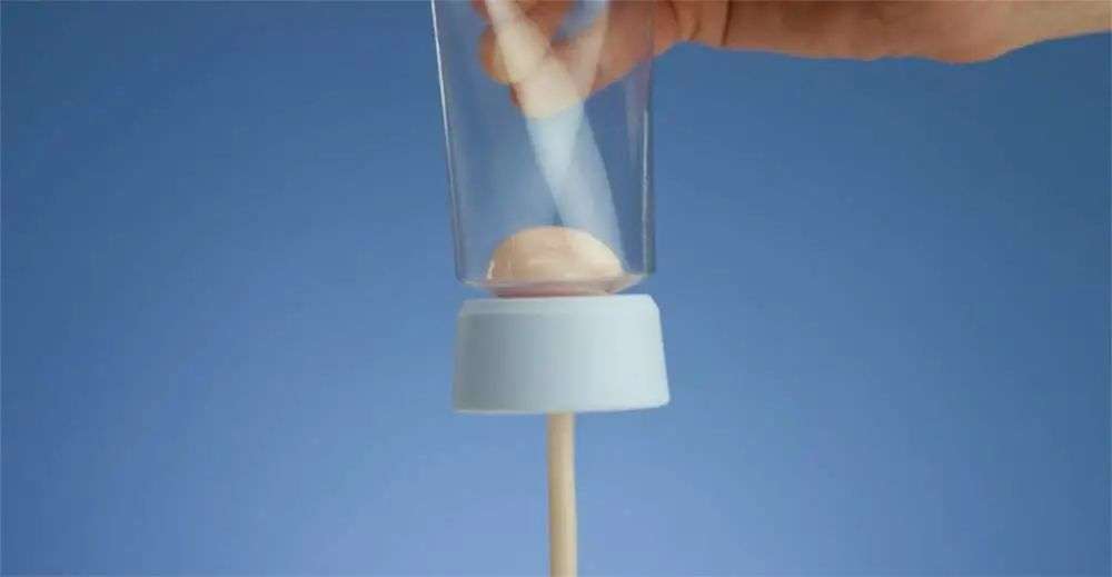 再也不用「挤牙膏」,高露洁换上的「润滑剂」包装,让牙膏从此一滴不剩 再也不用「挤牙膏」,高露洁换上的「润滑剂」包装,让牙膏从此一滴不剩